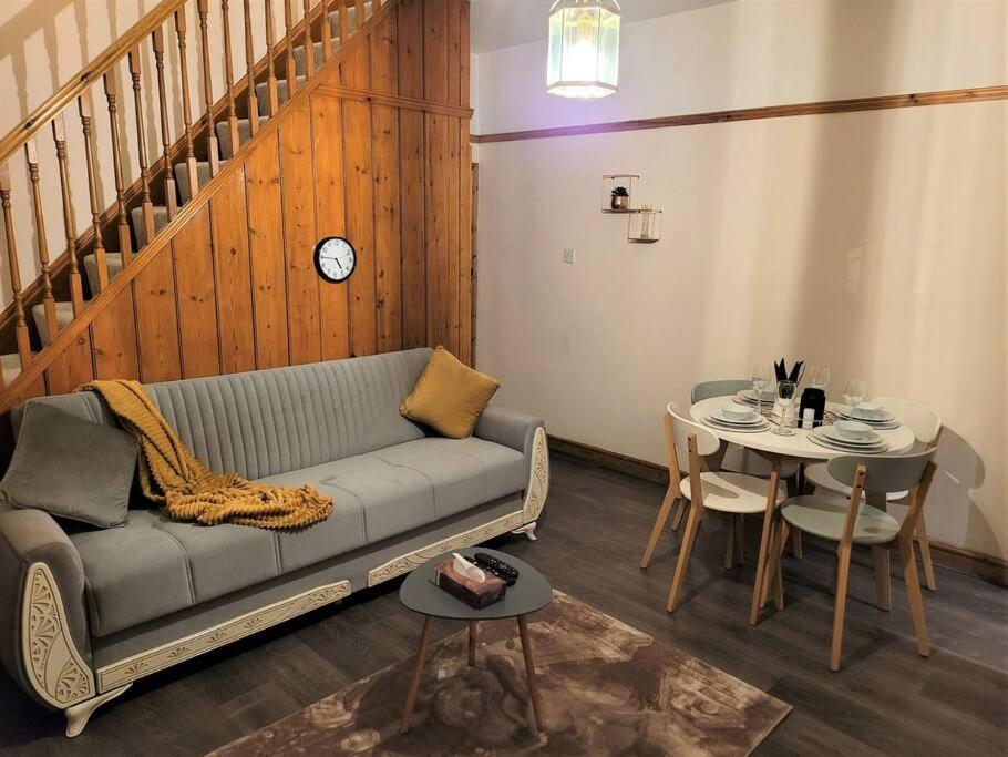 Nice 4-Bedroom Vacation Home With Indoor Fireplace Wellington  Eksteriør bilde