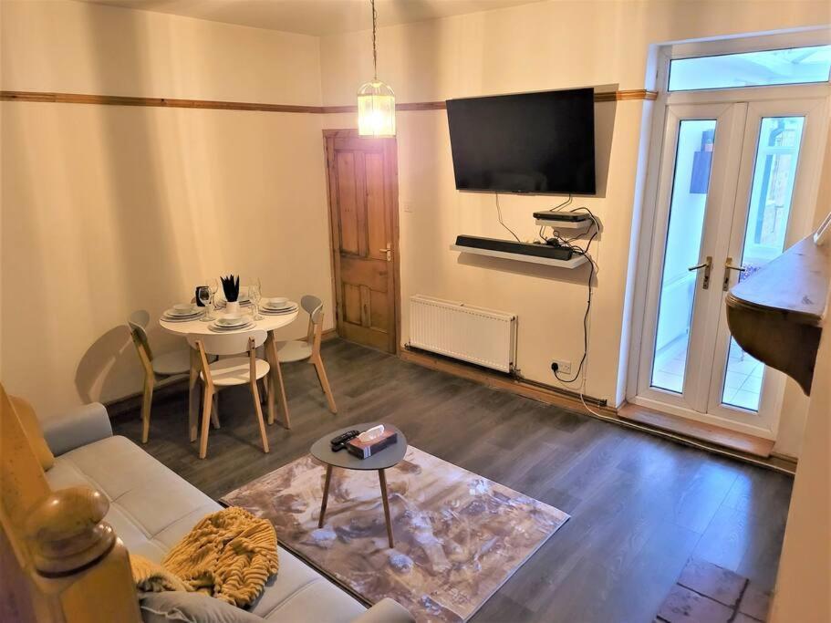 Nice 4-Bedroom Vacation Home With Indoor Fireplace Wellington  Eksteriør bilde