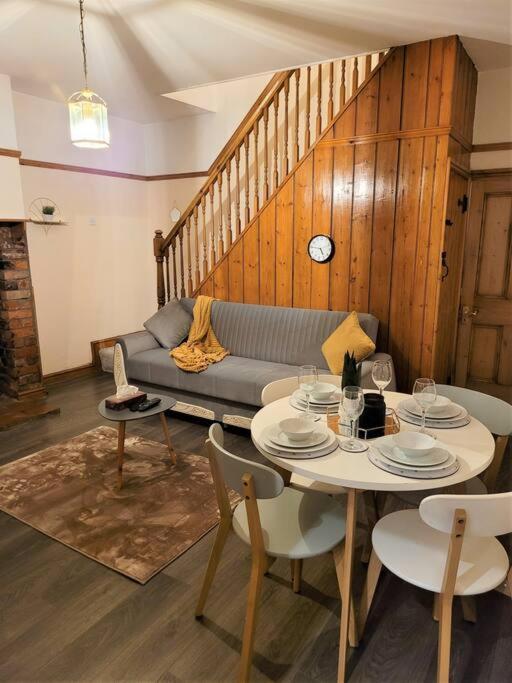 Nice 4-Bedroom Vacation Home With Indoor Fireplace Wellington  Eksteriør bilde