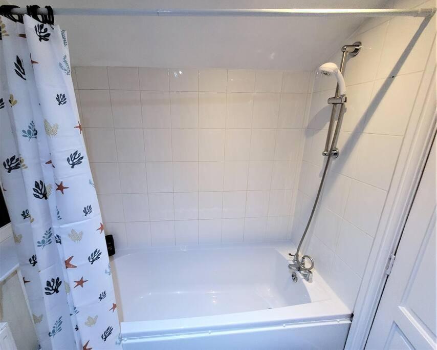 Nice 4-Bedroom Vacation Home With Indoor Fireplace Wellington  Eksteriør bilde